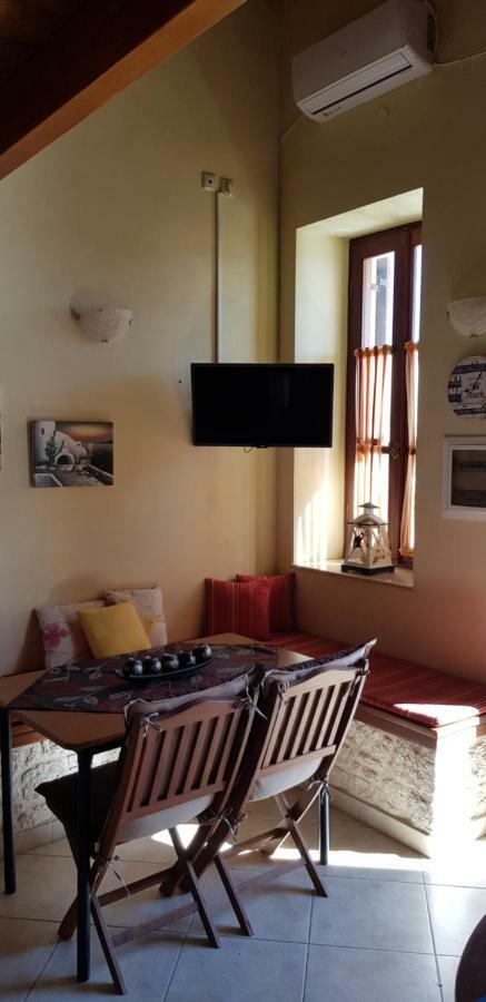 Willa Mika'S House Chalki Town Zewnętrze zdjęcie
